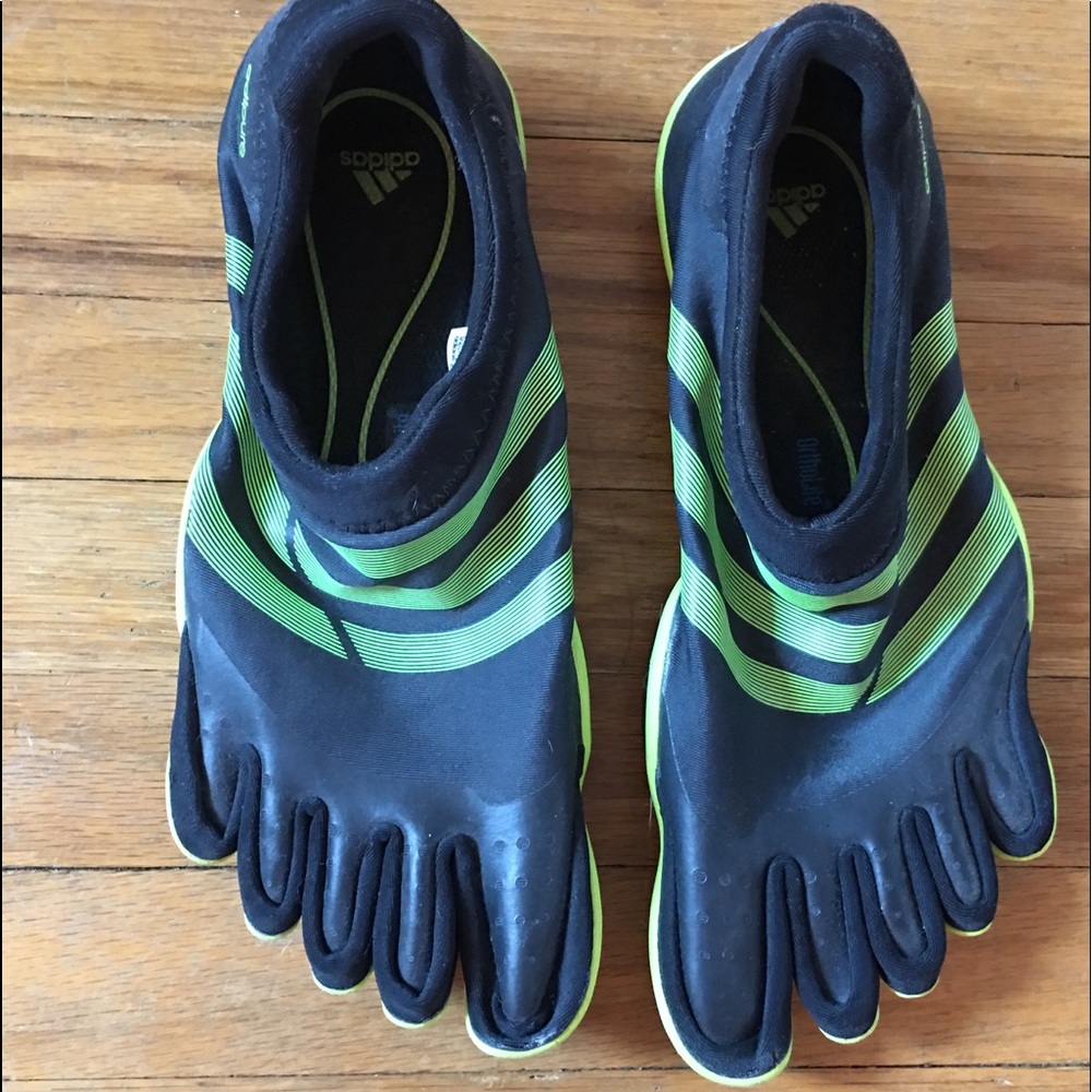 Men’s size 9 adidas adipure